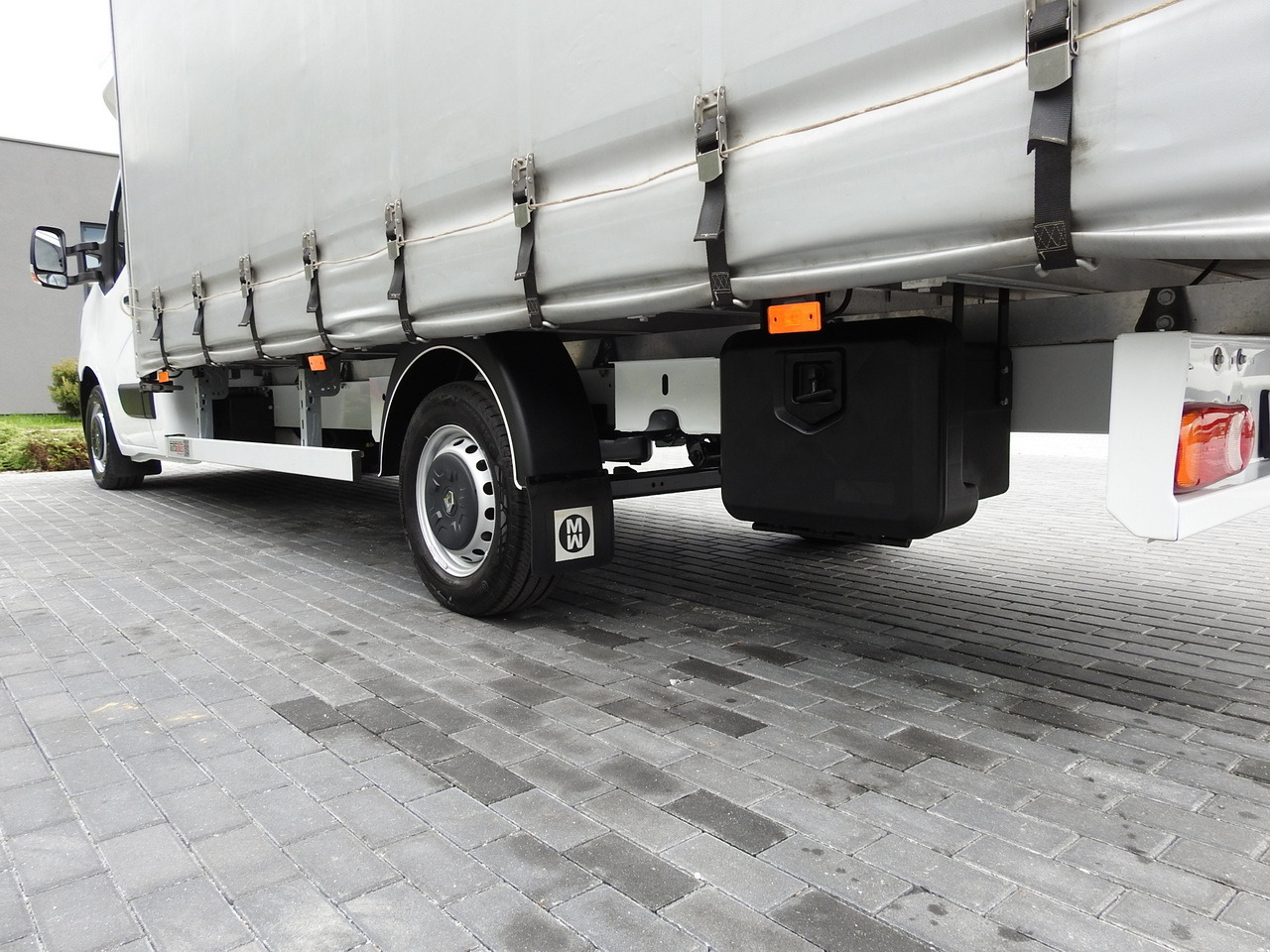 Varebil med presenning RENAULT MASTER TARPAULIN 10 PALLETS WEBASTO CRUISE CONTROL AIR CONDITIONING LED LIGHTS 165HP: billede 16 Varebil med presenning RENAULT MASTER TARPAULIN 10 PALLETS WEBASTO CRUISE CONTROL AIR CONDITIONING LED LIGHTS 165HP: billede 16