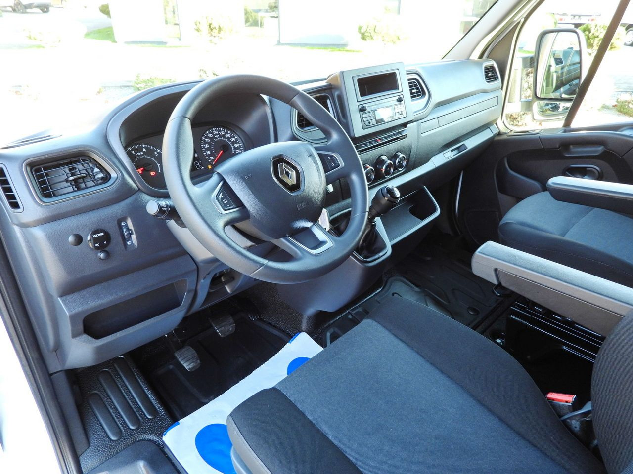 RENAULT MASTER TARPAULIN 8 PALLETS WEBASTO CRUISE CONTROL LED LIGHTS AIR CONDITIONING 165HP - Varebil med presenning: billede 2 RENAULT MASTER TARPAULIN 8 PALLETS WEBASTO CRUISE CONTROL LED LIGHTS AIR CONDITIONING 165HP - Varebil med presenning: billede 2