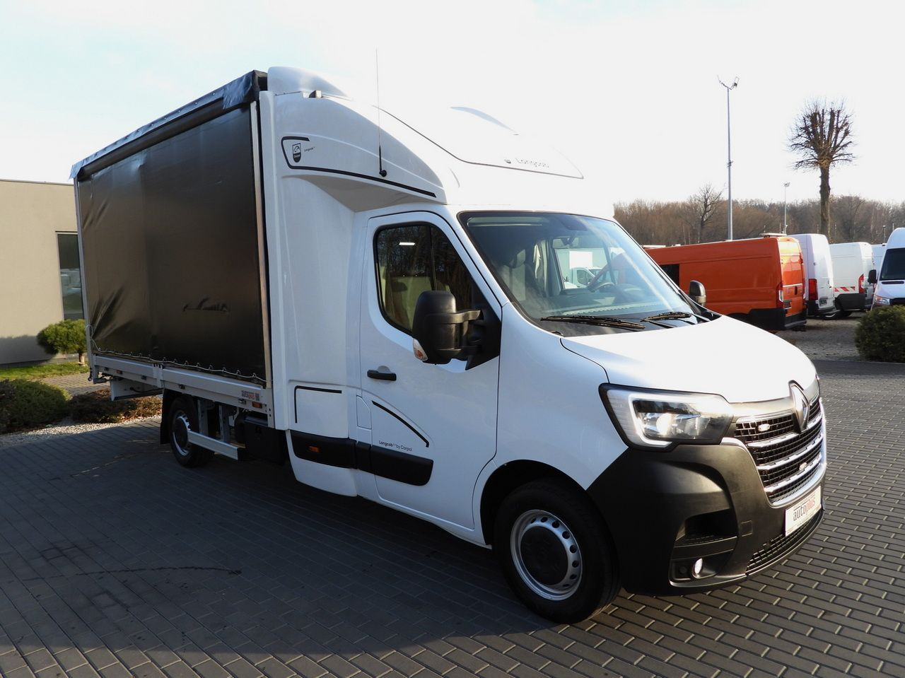 RENAULT MASTER TARPAULIN 8 PALLETS WEBASTO CRUISE CONTROL LED LIGHTS PNEUMATICS AIR CONDITIONING 165HP - Varebil med presenning: billede 4 RENAULT MASTER TARPAULIN 8 PALLETS WEBASTO CRUISE CONTROL LED LIGHTS PNEUMATICS AIR CONDITIONING 165HP - Varebil med presenning: billede 4