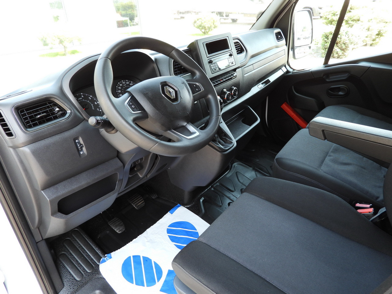 RENAULT MASTER TARPAULIN LIFT 10 PALLETS WEBASTO CRUISE CONTROL LED LIGHTS PNEUMATICS AIR CONDITIONING 165HP - Varebil med presenning: billede 2 RENAULT MASTER TARPAULIN LIFT 10 PALLETS WEBASTO CRUISE CONTROL LED LIGHTS PNEUMATICS AIR CONDITIONING 165HP - Varebil med presenning: billede 2