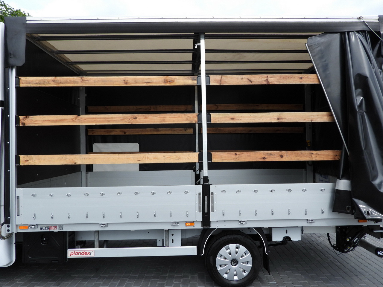 Varebil med presenning RENAULT MASTER TARPAULIN LIFT 9 PALLETS WEBASTO CRUISE CONTROL LED LIGHTS PNEUMATICS AIR CONDITIONING  165HP: billede 30 Varebil med presenning RENAULT MASTER TARPAULIN LIFT 9 PALLETS WEBASTO CRUISE CONTROL LED LIGHTS PNEUMATICS AIR CONDITIONING  165HP: billede 30