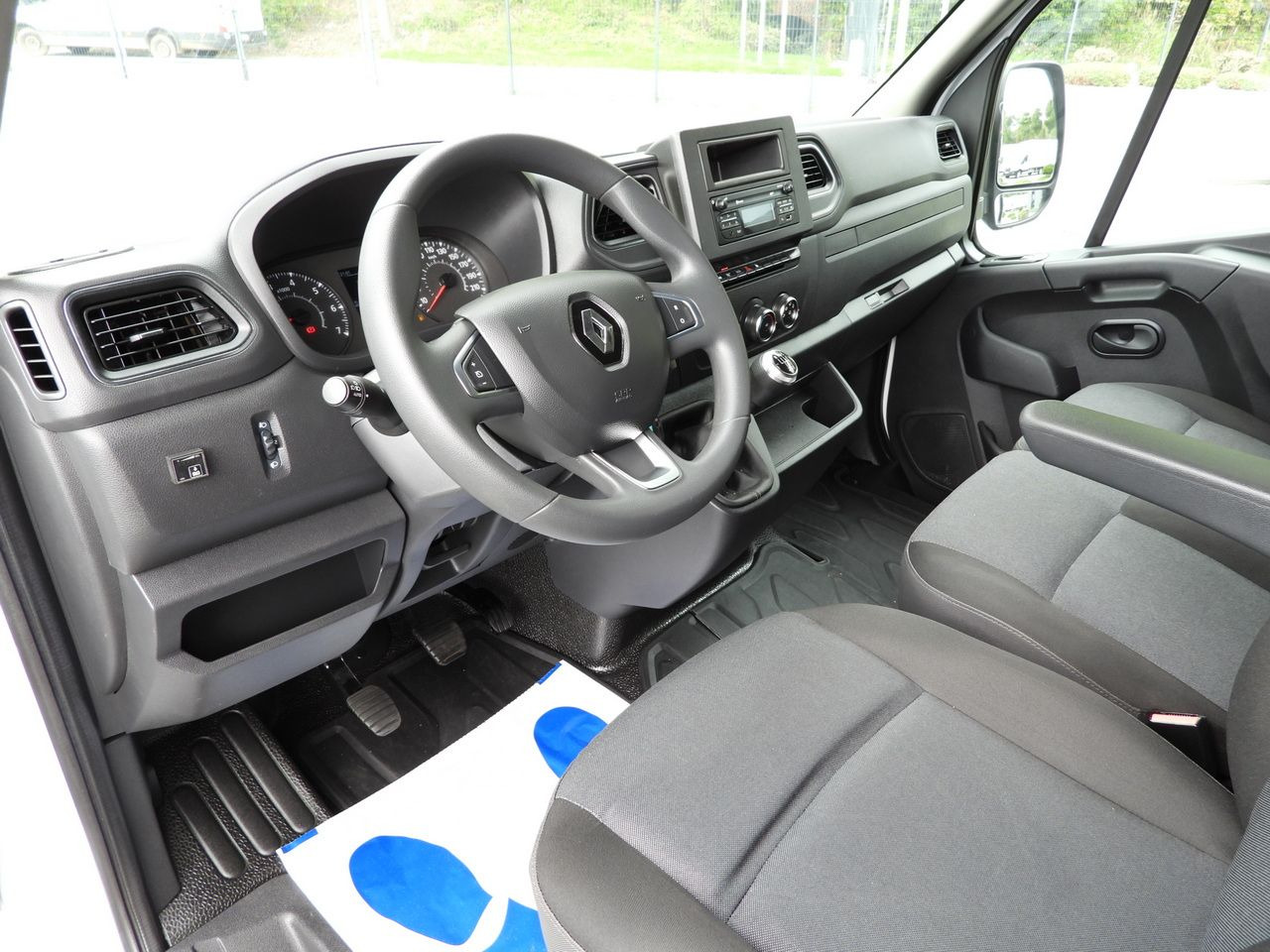 RENAULT MASTER TARPAULIN LIFT 9 PALLETS WEBASTO CRUISE CONTROL LED LIGHTS PNEUMATICS AIR CONDITIONING 165HP - Varebil med presenning: billede 2 RENAULT MASTER TARPAULIN LIFT 9 PALLETS WEBASTO CRUISE CONTROL LED LIGHTS PNEUMATICS AIR CONDITIONING 165HP - Varebil med presenning: billede 2