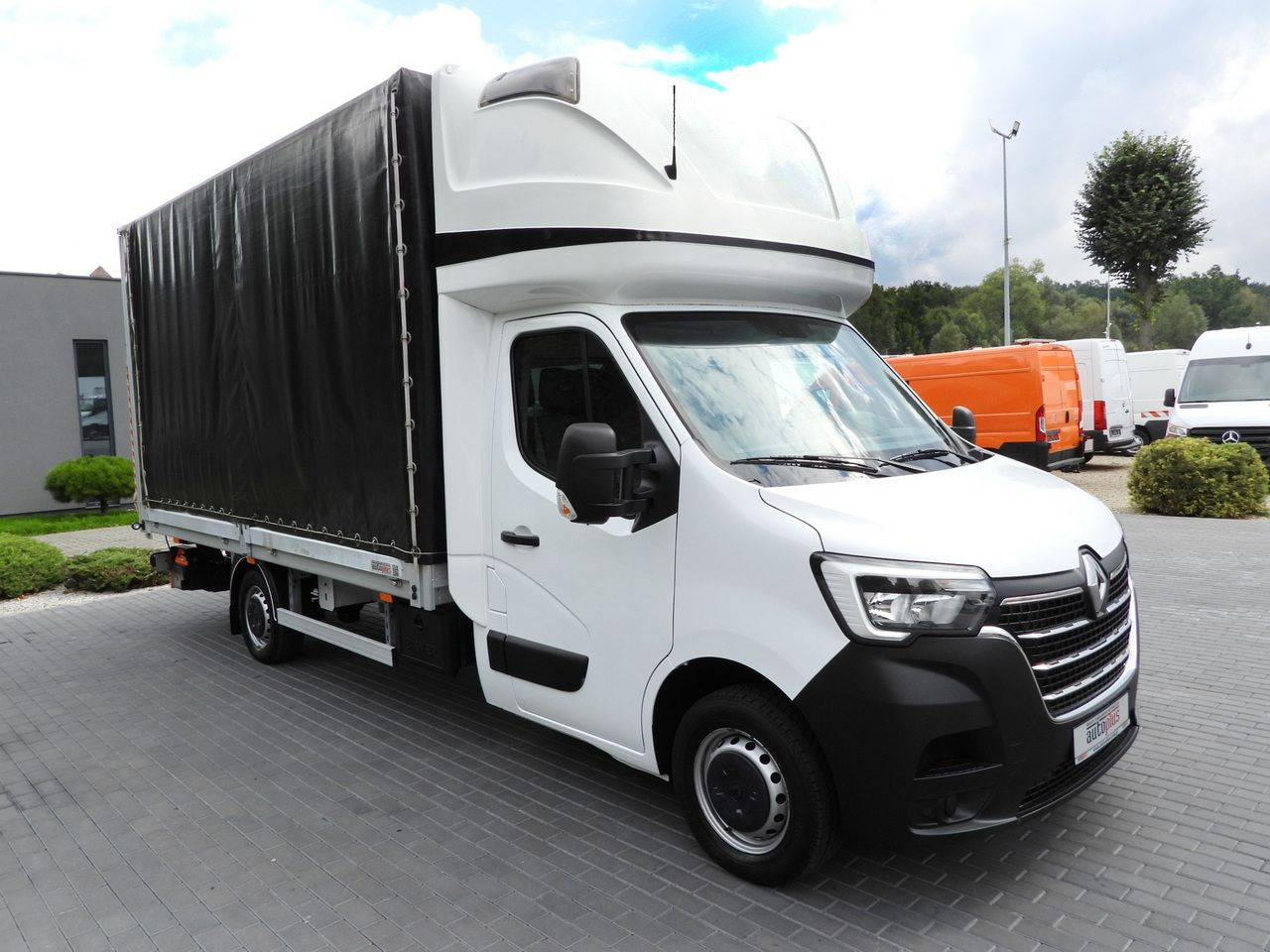 RENAULT MASTER TARPAULIN LIFT 9 PALLETS WEBASTO CRUISE CONTROL LED LIGHTS PNEUMATICS AIR CONDITIONING 165HP - Varebil med presenning: billede 4 RENAULT MASTER TARPAULIN LIFT 9 PALLETS WEBASTO CRUISE CONTROL LED LIGHTS PNEUMATICS AIR CONDITIONING 165HP - Varebil med presenning: billede 4