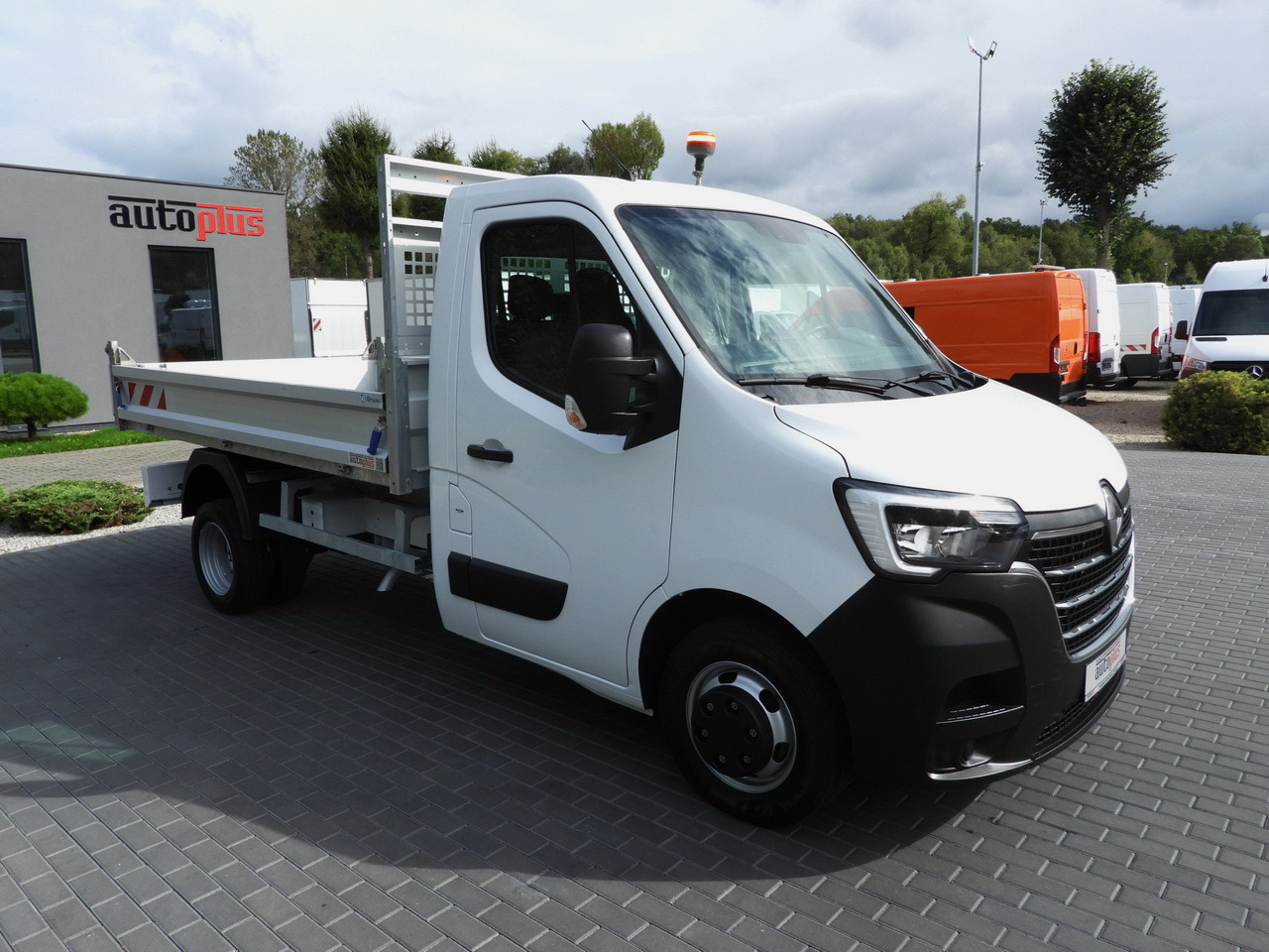 RENAULT MASTER TIPPER CRUISE CONTROL LED LIGHTS TWIN WHEELS AIR CONDITIONING 130HP - Ladbil med tip: billede 5 RENAULT MASTER TIPPER CRUISE CONTROL LED LIGHTS TWIN WHEELS AIR CONDITIONING 130HP - Ladbil med tip: billede 5