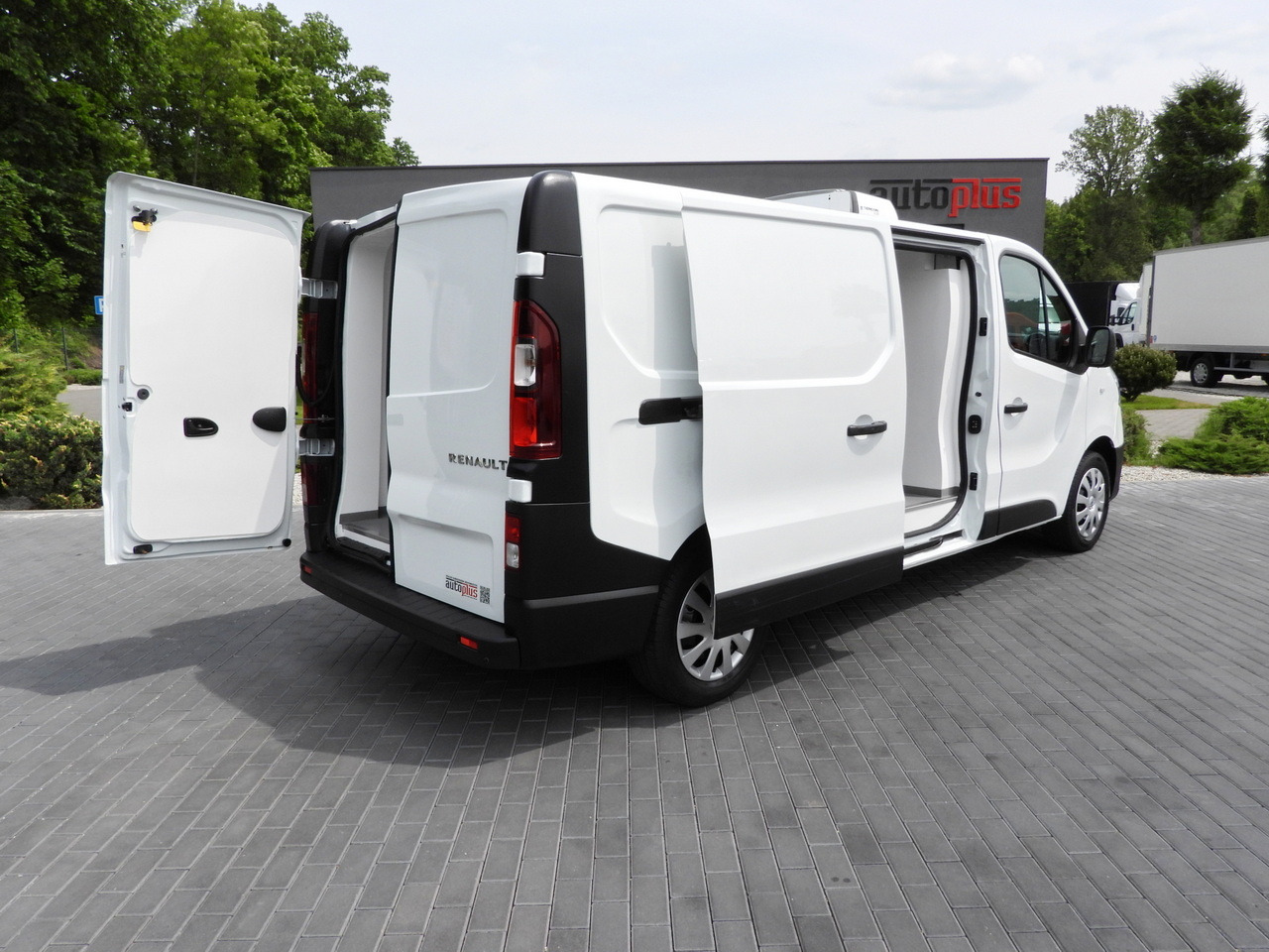 RENAULT TRAFIC REFRIGERATOR VAN 0*C CRUISE CONTROL LED LIGHTS AIR CONDITIONING 120HP - Kølebil: billede 3 RENAULT TRAFIC REFRIGERATOR VAN 0*C CRUISE CONTROL LED LIGHTS AIR CONDITIONING 120HP - Kølebil: billede 3