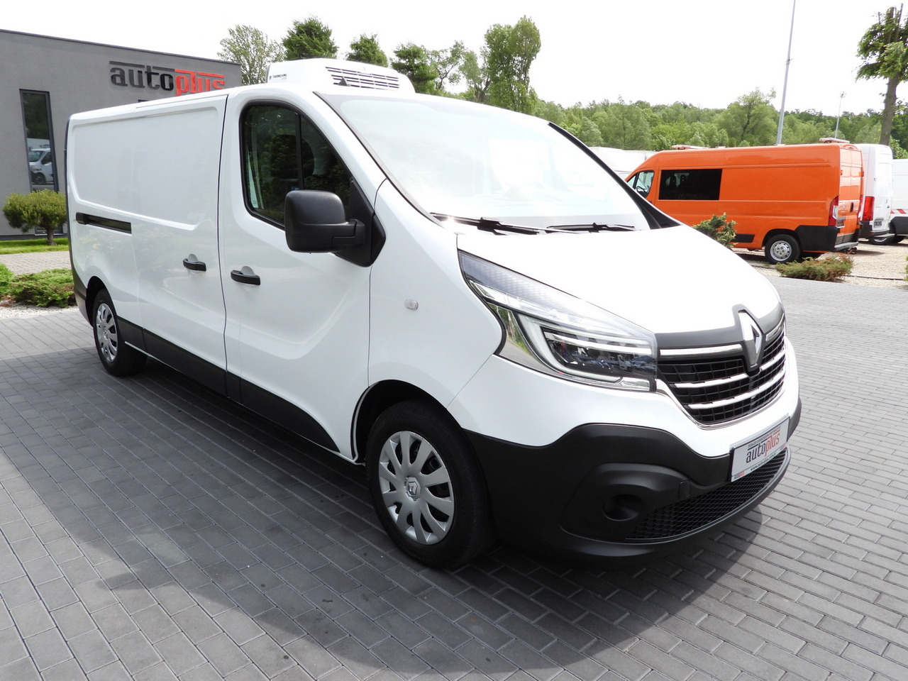 RENAULT TRAFIC REFRIGERATOR VAN 0*C CRUISE CONTROL LED LIGHTS AIR CONDITIONING 120HP - Kølebil: billede 4 RENAULT TRAFIC REFRIGERATOR VAN 0*C CRUISE CONTROL LED LIGHTS AIR CONDITIONING 120HP - Kølebil: billede 4