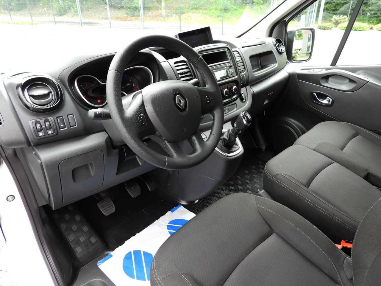 RENAULT TRAFIC REFRIGERATOR VAN -5*C POWER SUPPLY 230V CRUISE CONTROL LED LIGHTS AIR CONDITIONING 120HP - Kølebil: billede 2 RENAULT TRAFIC REFRIGERATOR VAN -5*C POWER SUPPLY 230V CRUISE CONTROL LED LIGHTS AIR CONDITIONING 120HP - Kølebil: billede 2