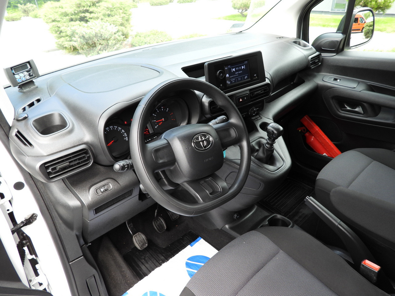 TOYOTA PROACE CITY REFRIGERATOR VAN -15*C POWER SUPPLY 230V CRUISE CONTROL AIR CONDITIONING 100HP - Kølebil: billede 2 TOYOTA PROACE CITY REFRIGERATOR VAN -15*C POWER SUPPLY 230V CRUISE CONTROL AIR CONDITIONING 100HP - Kølebil: billede 2