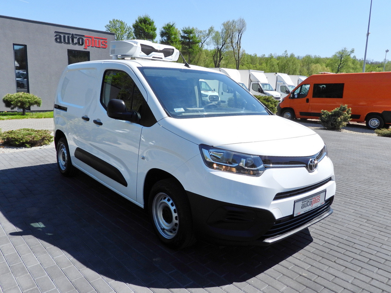 TOYOTA PROACE CITY  REFRIGERATOR VAN -15*C POWER SUPPLY 230V CRUISE CONTROL AIR CONDITIONING  100HP - Kølebil: billede 4 TOYOTA PROACE CITY  REFRIGERATOR VAN -15*C POWER SUPPLY 230V CRUISE CONTROL AIR CONDITIONING  100HP - Kølebil: billede 4