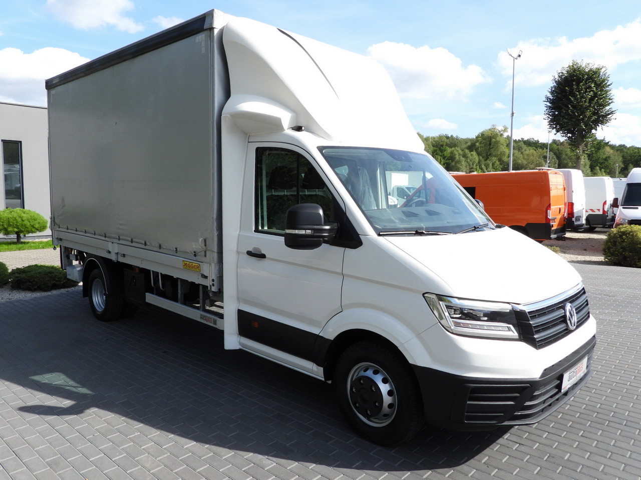 VOLKSWAGEN CRAFTER TARPAULIN LIFT 8 PALLETS CRUISE CONTROL LED LIGHTS TWIN WHEELS AIR CONDITIONING 180HP - Varebil med presenning: billede 4 VOLKSWAGEN CRAFTER TARPAULIN LIFT 8 PALLETS CRUISE CONTROL LED LIGHTS TWIN WHEELS AIR CONDITIONING 180HP - Varebil med presenning: billede 4