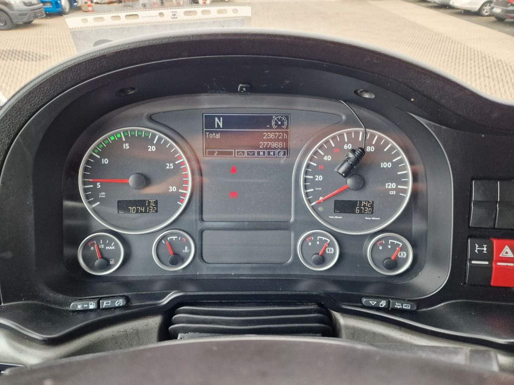 Tankbil MAN TGS 35.440 8X2-4 BL / SILO / 36m3 /Lenkachse MAN TGS 35.440 8X2-4 BL / SILO / 36m3 /Lenkachse: billede 24 Tankbil MAN TGS 35.440 8X2-4 BL / SILO / 36m3 /Lenkachse MAN TGS 35.440 8X2-4 BL / SILO / 36m3 /Lenkachse: billede 24