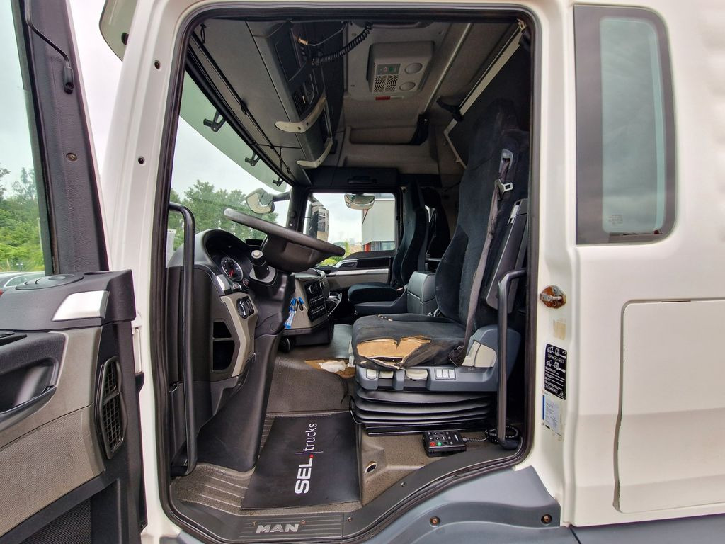 Tankbil MAN TGS 35.440 8X2-4 BL / SILO / 36m3 /Lenkachse MAN TGS 35.440 8X2-4 BL / SILO / 36m3 /Lenkachse: billede 16 Tankbil MAN TGS 35.440 8X2-4 BL / SILO / 36m3 /Lenkachse MAN TGS 35.440 8X2-4 BL / SILO / 36m3 /Lenkachse: billede 16