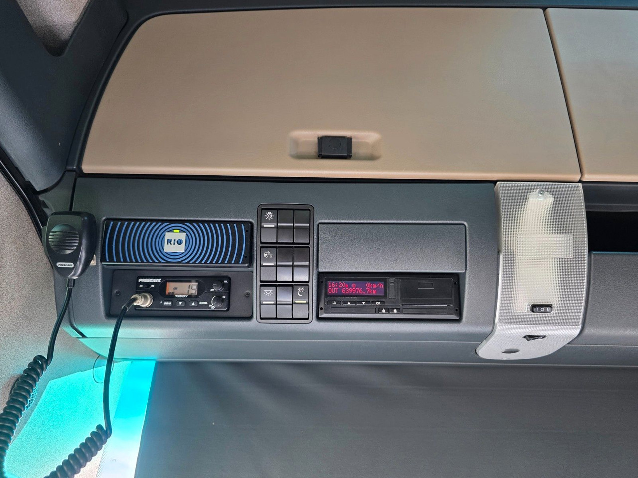 Trækker MAN TGX 18.460 4X2 LLS-U: billede 34 Trækker MAN TGX 18.460 4X2 LLS-U: billede 34