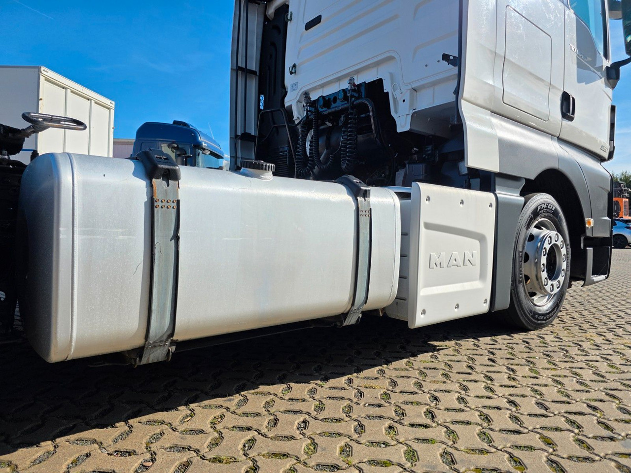 Trækker MAN TGX 18.460 4X2 LLS-U: billede 16 Trækker MAN TGX 18.460 4X2 LLS-U: billede 16