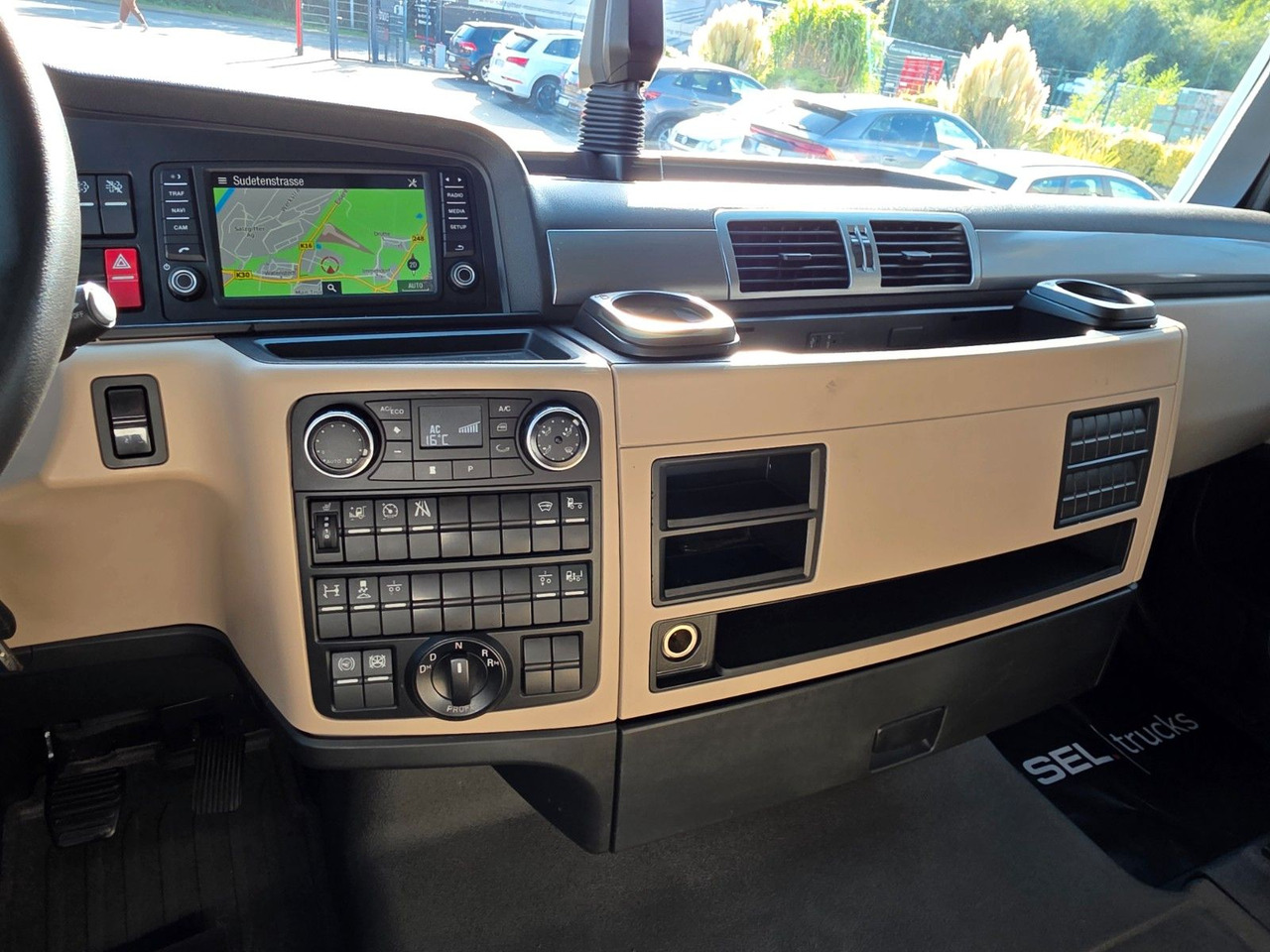 Trækker MAN TGX 18.460 4X2 LLS-U: billede 42 Trækker MAN TGX 18.460 4X2 LLS-U: billede 42