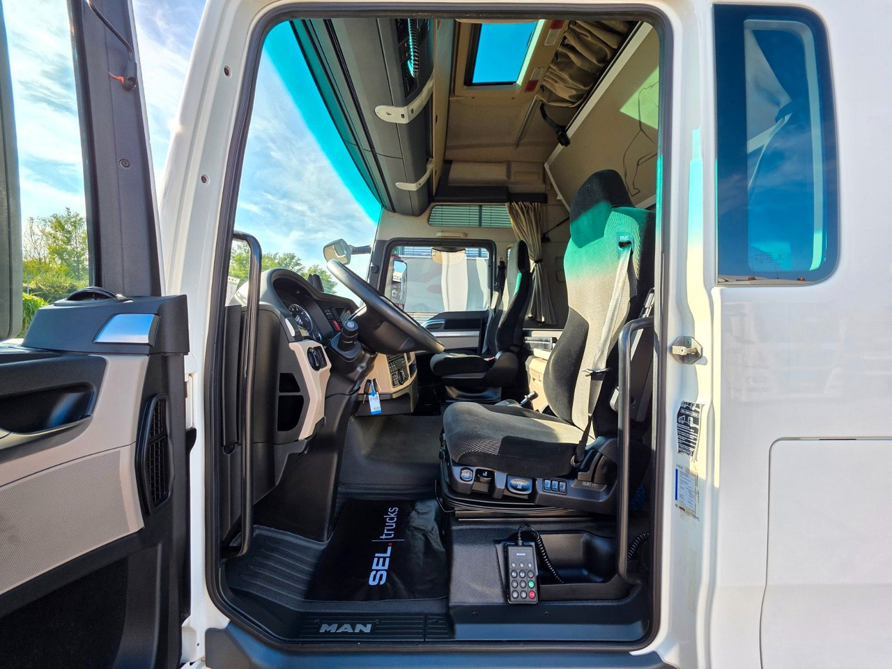 Trækker MAN TGX 18.460 4X2 LLS-U: billede 26 Trækker MAN TGX 18.460 4X2 LLS-U: billede 26