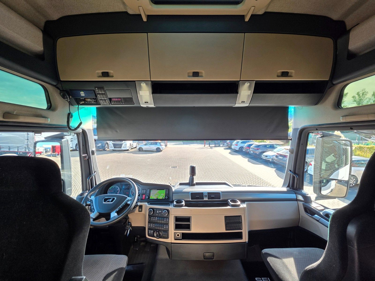 Trækker MAN TGX 18.460 4X2 LLS-U: billede 32 Trækker MAN TGX 18.460 4X2 LLS-U: billede 32