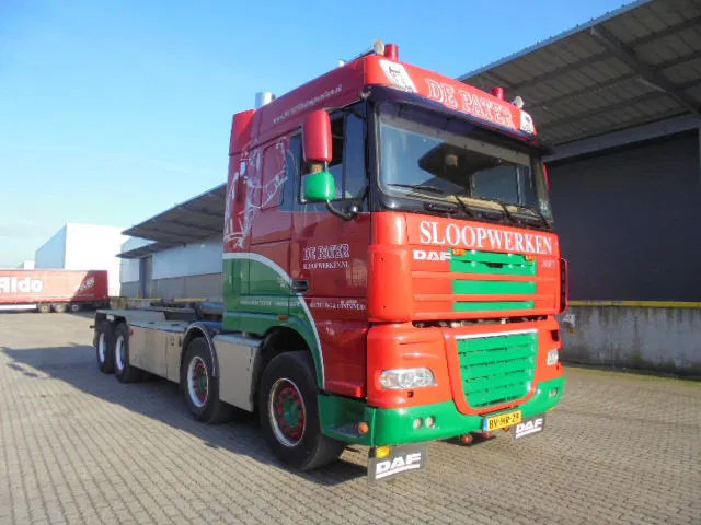 DAF XF 105 410 FAD 8X4 STEEL SUSPENSION - Lastbil kroghejs: billede 2 DAF XF 105 410 FAD 8X4 STEEL SUSPENSION - Lastbil kroghejs: billede 2