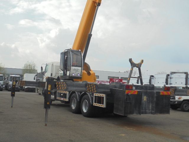 Hino 700 6X4 - Lastbil med mandskabslift: billede 5 Hino 700 6X4 - Lastbil med mandskabslift: billede 5