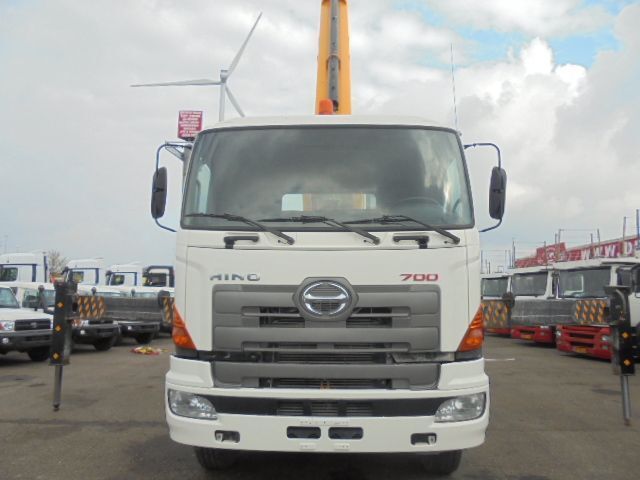 Hino 700 6X4 - Lastbil med mandskabslift: billede 2 Hino 700 6X4 - Lastbil med mandskabslift: billede 2