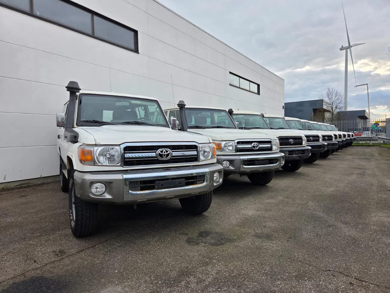 Toyota Land Cruiser HZJ76 + HZJ78L + PICKUP 4WD EXPORT OUT EU ONLY - Pickup: billede 1 Toyota Land Cruiser HZJ76 + HZJ78L + PICKUP 4WD EXPORT OUT EU ONLY - Pickup: billede 1