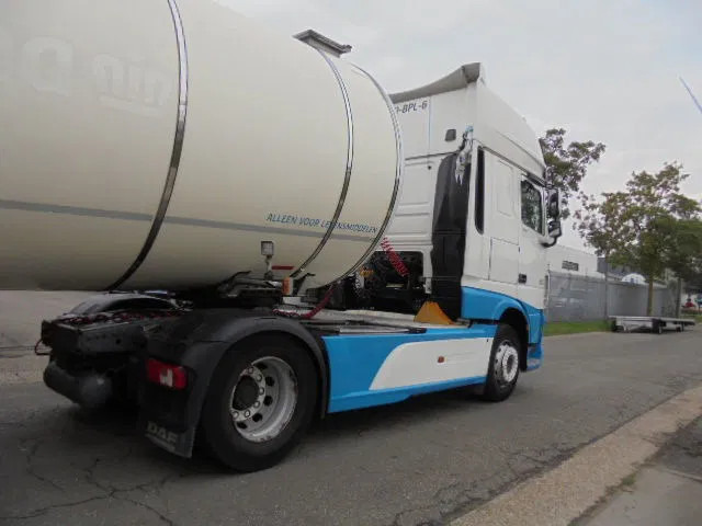 DAF XF 440 SUPER SPACE CAB NL TRUCK - Trækker: billede 3 DAF XF 440 SUPER SPACE CAB NL TRUCK - Trækker: billede 3
