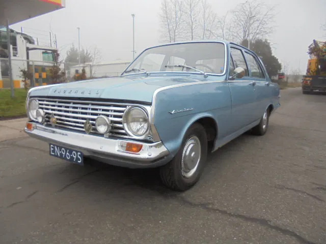 Vauxhall Victor 101 SUPER - Sedan: billede 1 Vauxhall Victor 101 SUPER - Sedan: billede 1