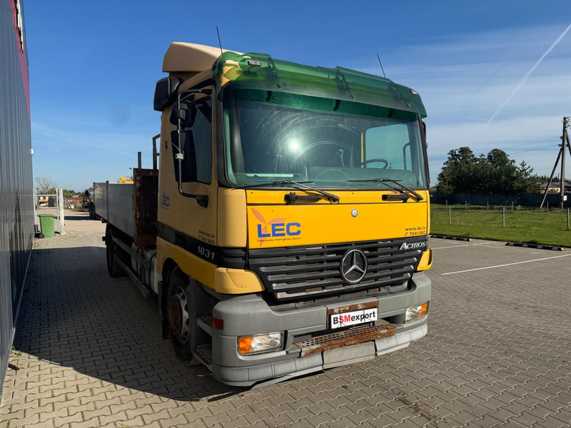 Mercedes-Benz Actros 1831 - Lastbil med lad: billede 2 Mercedes-Benz Actros 1831 - Lastbil med lad: billede 2