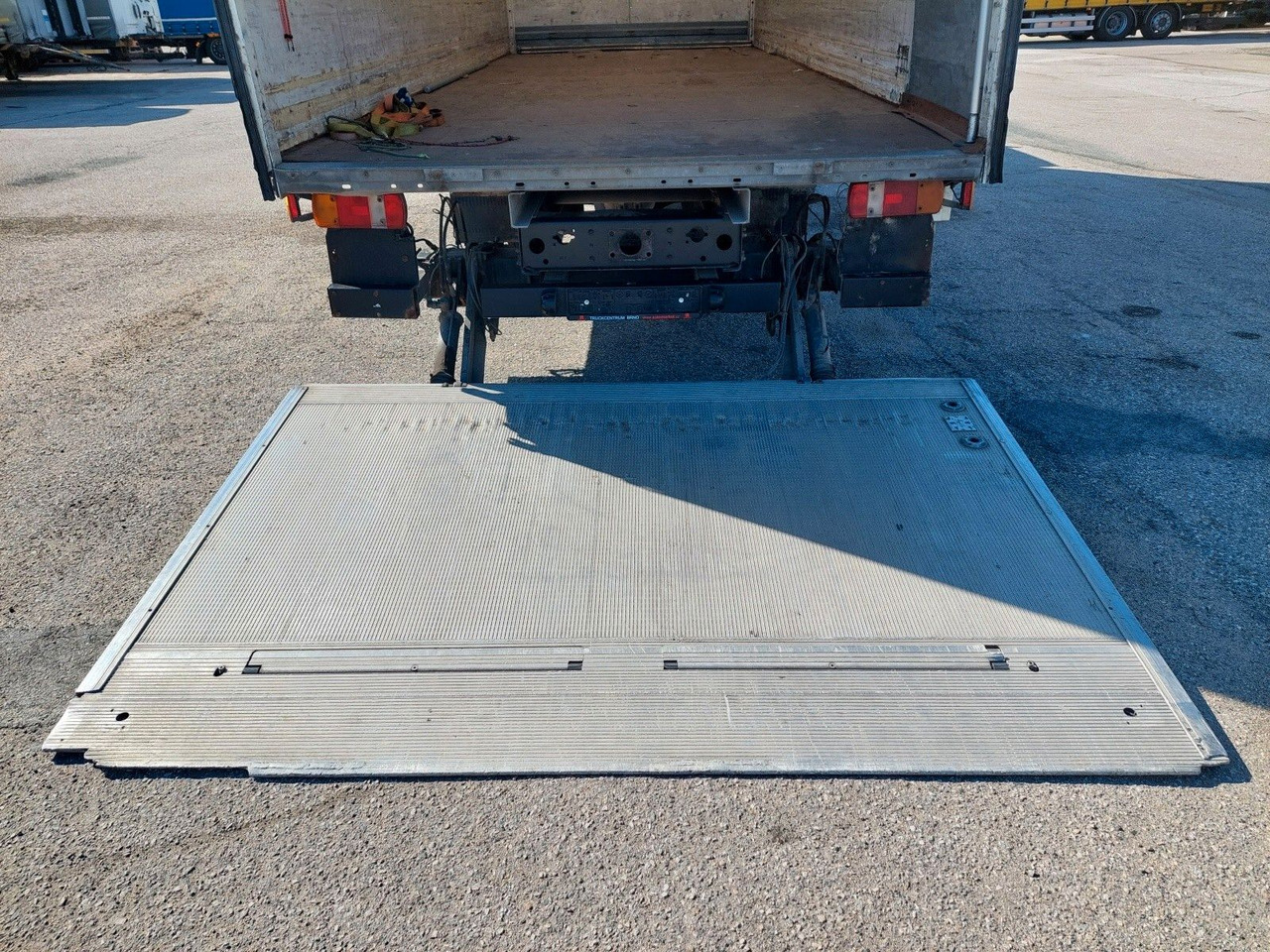 MAN TGL 7.180 4X2 BL - Varebil med kasse: billede 5 MAN TGL 7.180 4X2 BL - Varebil med kasse: billede 5