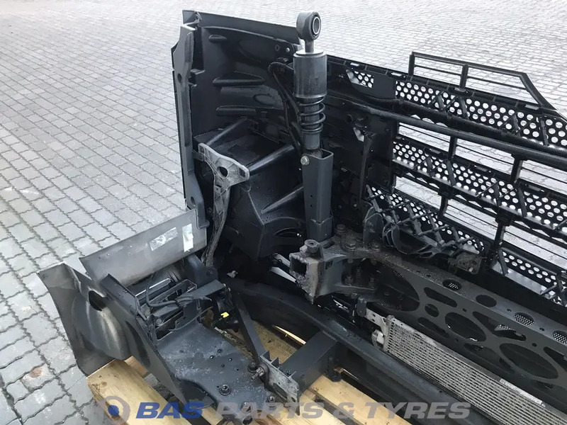 Mercedes-Benz Actros MP4 Bumper Mercedes A 960 310 23 22 - Kofanger for Lastbil: billede 5 Mercedes-Benz Actros MP4 Bumper Mercedes A 960 310 23 22 - Kofanger for Lastbil: billede 5