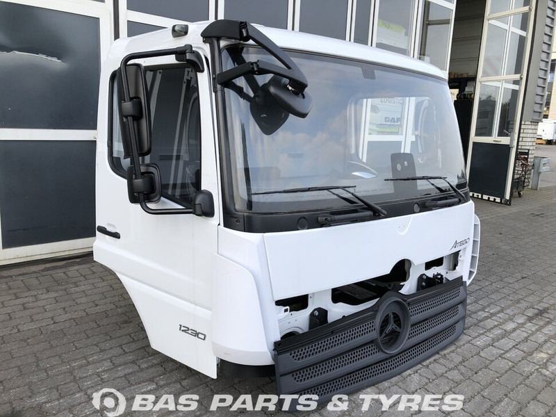 Mercedes-Benz Atego MP4 Mercedes ClassicSpace S-cab L1H1 A 973 600 00 20 - Førerhus og interiør for Lastbil: billede 2 Mercedes-Benz Atego MP4 Mercedes ClassicSpace S-cab L1H1 A 973 600 00 20 - Førerhus og interiør for Lastbil: billede 2