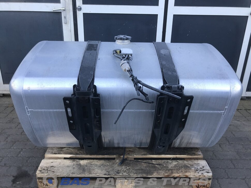 Mercedes-Benz Brandstoftank Mercedes 570 Liter A 960 475 27 03 - Brændstoftank for Lastbil: billede 3 Mercedes-Benz Brandstoftank Mercedes 570 Liter A 960 475 27 03 - Brændstoftank for Lastbil: billede 3
