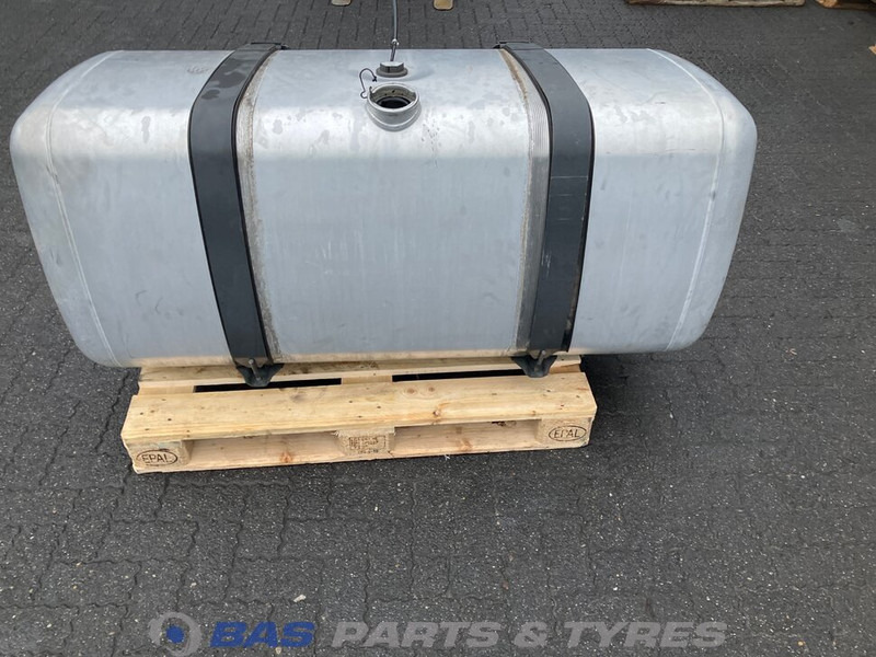 Mercedes-Benz Brandstoftank Mercedes 630 Liter A 960 470 39 03 - Brændstoftank for Lastbil: billede 1 Mercedes-Benz Brandstoftank Mercedes 630 Liter A 960 470 39 03 - Brændstoftank for Lastbil: billede 1
