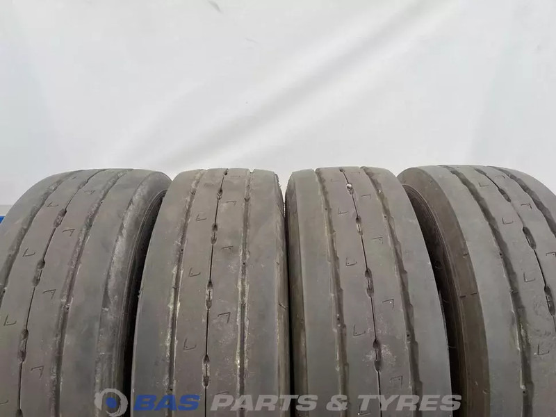 Michelin Michelin 205/65R17.5 X Multi T2 132/130 J M+S 3PMSF gebruikte set - Dæk for Lastbil: billede 2 Michelin Michelin 205/65R17.5 X Multi T2 132/130 J M+S 3PMSF gebruikte set - Dæk for Lastbil: billede 2
