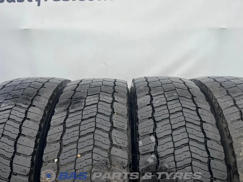 Michelin Remix Michelin Remix 295/60R22.5 X Multi D 150/147 M+S 3PMSF gebruikte set - Dæk for Lastbil: billede 2 Michelin Remix Michelin Remix 295/60R22.5 X Multi D 150/147 M+S 3PMSF gebruikte set - Dæk for Lastbil: billede 2