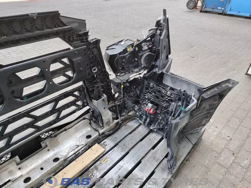 Renault T-Serie Bumper Renault 7482540689 - Kofanger for Lastbil: billede 4 Renault T-Serie Bumper Renault 7482540689 - Kofanger for Lastbil: billede 4