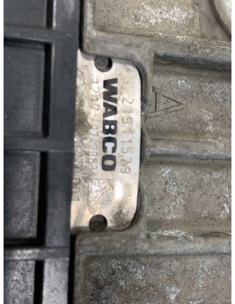 Renault T-Serie Versnellingsbakdeksel Renault 7424213321 - Gearkasse for Lastbil: billede 3 Renault T-Serie Versnellingsbakdeksel Renault 7424213321 - Gearkasse for Lastbil: billede 3