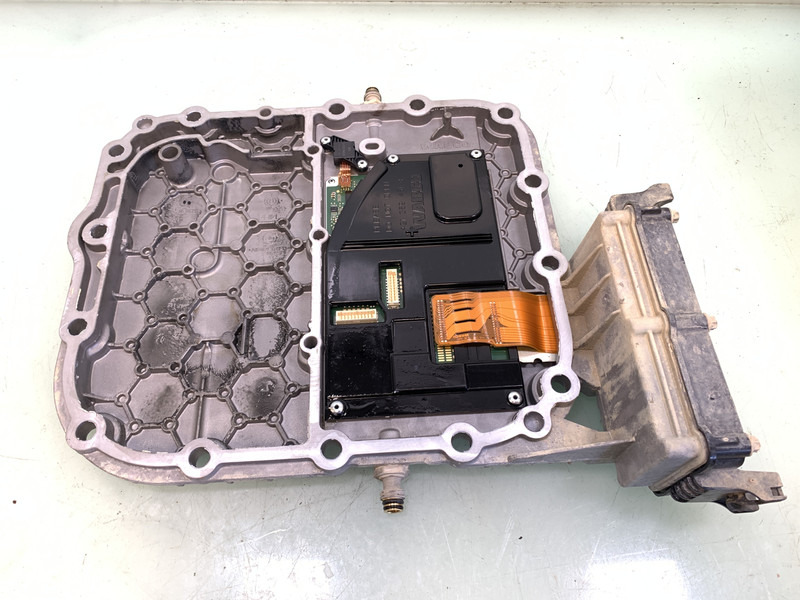 Renault T-Serie Versnellingsbakdeksel Renault 7424213321 - Gearkasse for Lastbil: billede 2 Renault T-Serie Versnellingsbakdeksel Renault 7424213321 - Gearkasse for Lastbil: billede 2