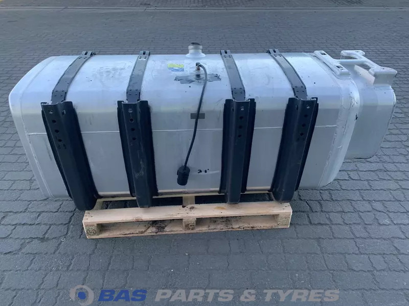 Scania Brandstoftank Scania 860 Liter 1896483 - Brændstoftank for Lastbil: billede 1 Scania Brandstoftank Scania 860 Liter 1896483 - Brændstoftank for Lastbil: billede 1