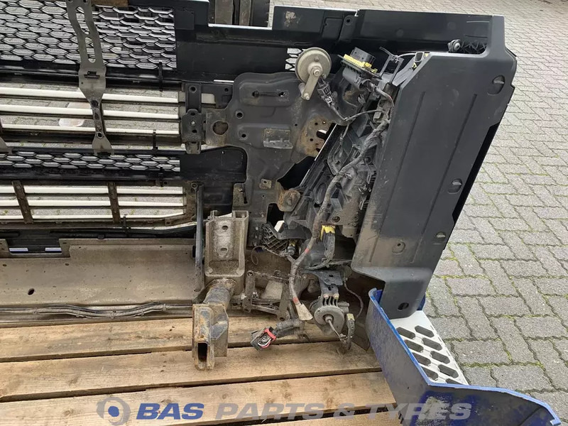 Volvo FH4 Bumper Volvo 82137660 - Kofanger for Lastbil: billede 5 Volvo FH4 Bumper Volvo 82137660 - Kofanger for Lastbil: billede 5