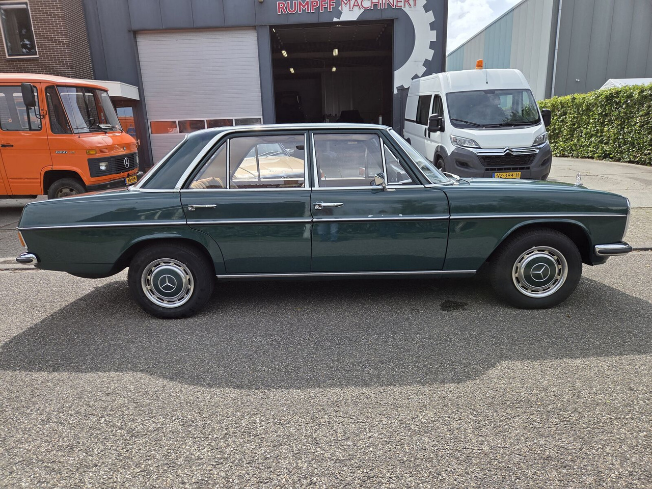 Mercedes-Benz 220 (W115) auto - Bil: billede 4 Mercedes-Benz 220 (W115) auto - Bil: billede 4