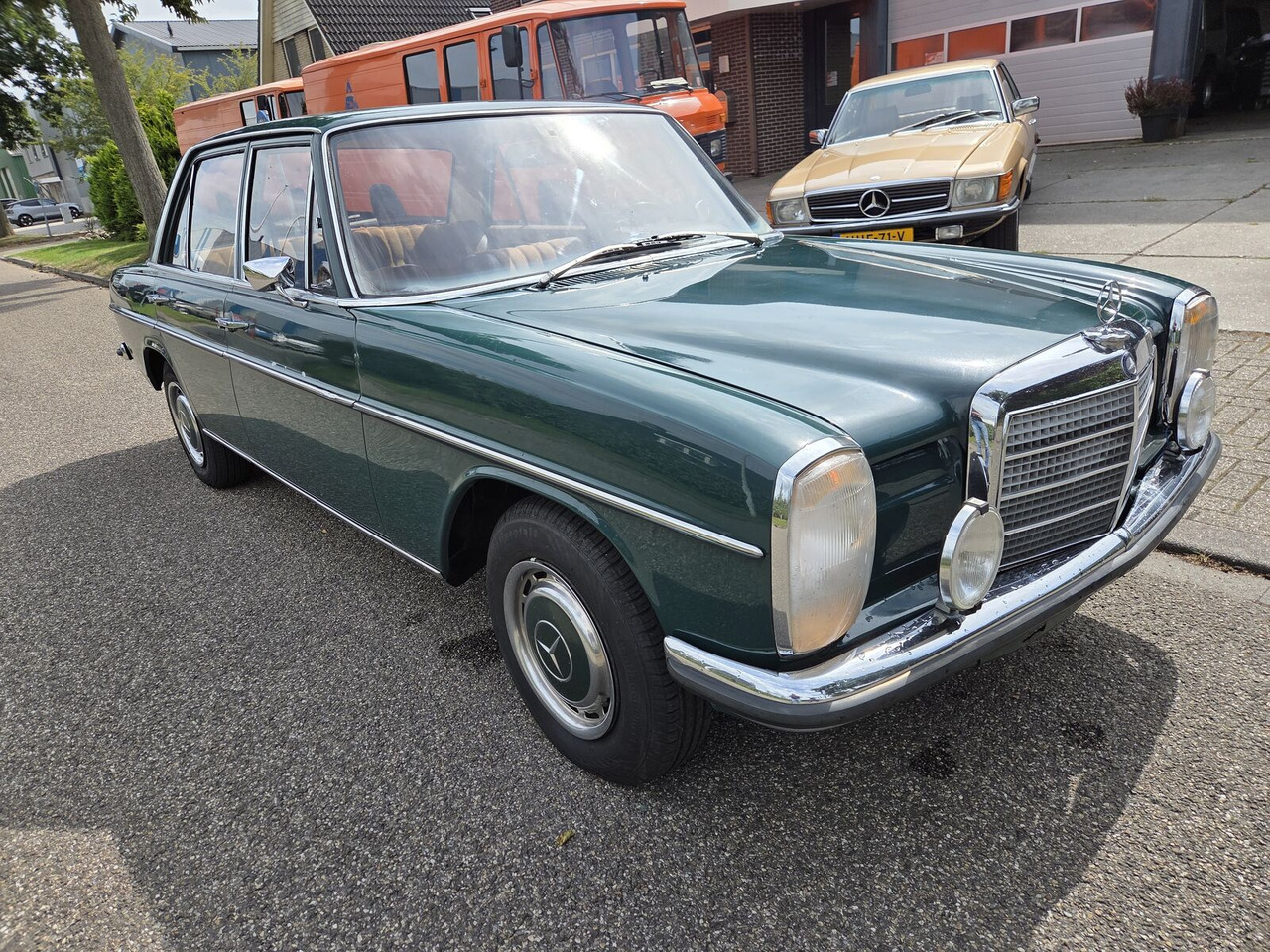 Mercedes-Benz 220 (W115) auto - Bil: billede 3 Mercedes-Benz 220 (W115) auto - Bil: billede 3
