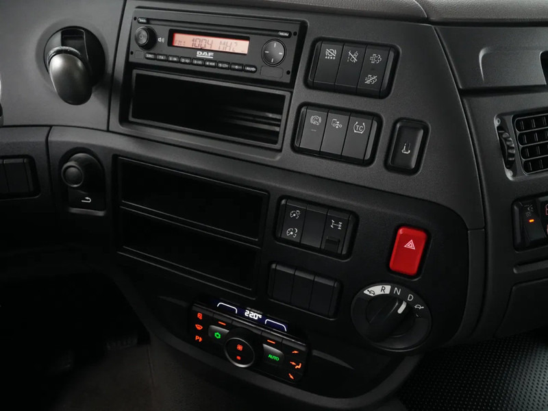 Trækker DAF XF 480 FT Super Space Cab, 2x Tanks: billede 19 Trækker DAF XF 480 FT Super Space Cab, 2x Tanks: billede 19