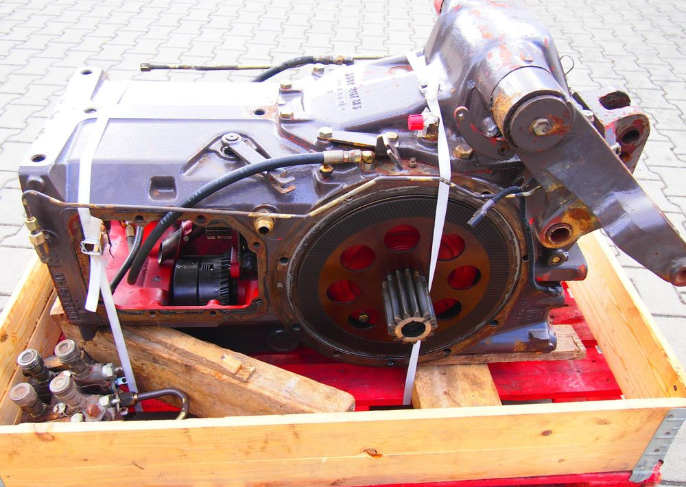 Części do Ciągnika Massey Ferguson MF 3000, 6000 Tylny most z podnośnikiem od MF 3000, 6000 - Bagaksel for Landbrugsmaskine: billede 2 Części do Ciągnika Massey Ferguson MF 3000, 6000 Tylny most z podnośnikiem od MF 3000, 6000 - Bagaksel for Landbrugsmaskine: billede 2