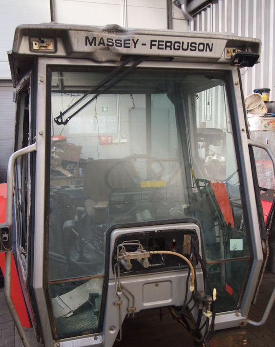 Części do Ciągnika Massey Ferguson MF 3050, 3060, 3070, 3080, 3090 Kabina do Massey Ferguson serii 30.. , 31.. , 36.. - Førerhus for Landbrugsmaskine: billede 1 Części do Ciągnika Massey Ferguson MF 3050, 3060, 3070, 3080, 3090 Kabina do Massey Ferguson serii 30.. , 31.. , 36.. - Førerhus for Landbrugsmaskine: billede 1