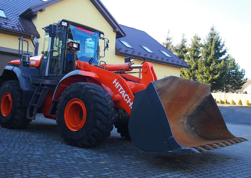 Ładowarka Hitachi ZW250 2010 Ładowarka Hitachi Waga, Centralne smarowanie - Gummihjulslæsser: billede 1 Ładowarka Hitachi ZW250 2010 Ładowarka Hitachi Waga, Centralne smarowanie - Gummihjulslæsser: billede 1