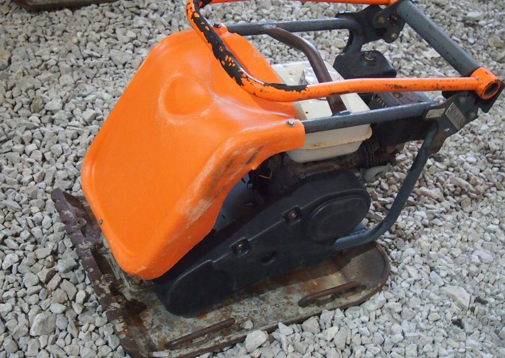 Ubijarka Belle PC5000E 2009 Zagęszczarka ubijarka Bella - Pladevibrator: billede 1 Ubijarka Belle PC5000E 2009 Zagęszczarka ubijarka Bella - Pladevibrator: billede 1