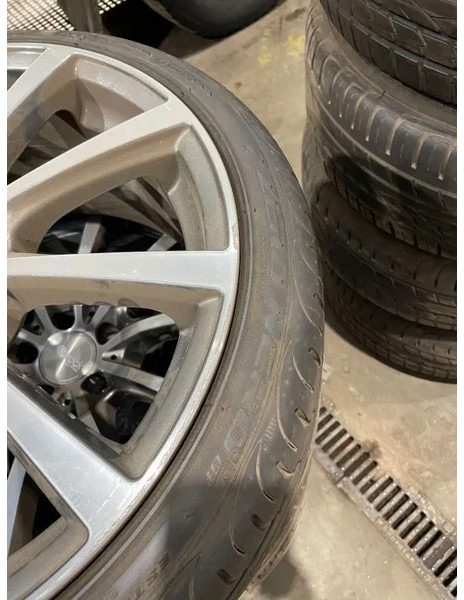 Pirelli *Brock velgen met Pirelli banden *235/35 ZR19 - Dæk og fælge for Bil: billede 3 Pirelli *Brock velgen met Pirelli banden *235/35 ZR19 - Dæk og fælge for Bil: billede 3