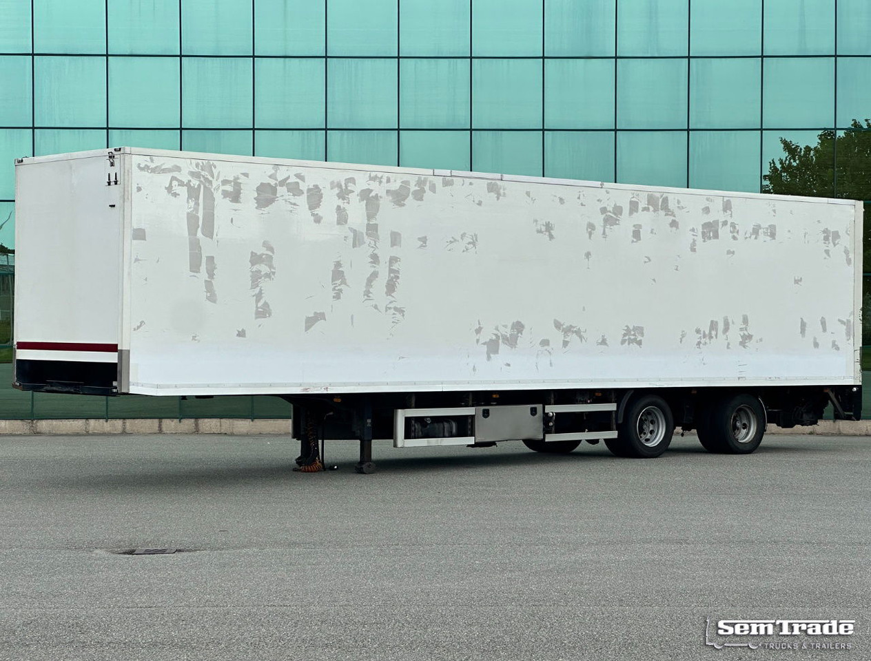 Lamboo T03 Isolated BOX + Heater Steering Axle Lift Axle Tail Lift NL-Trailer - Varevogn sættevogn: billede 1 Lamboo T03 Isolated BOX + Heater Steering Axle Lift Axle Tail Lift NL-Trailer - Varevogn sættevogn: billede 1