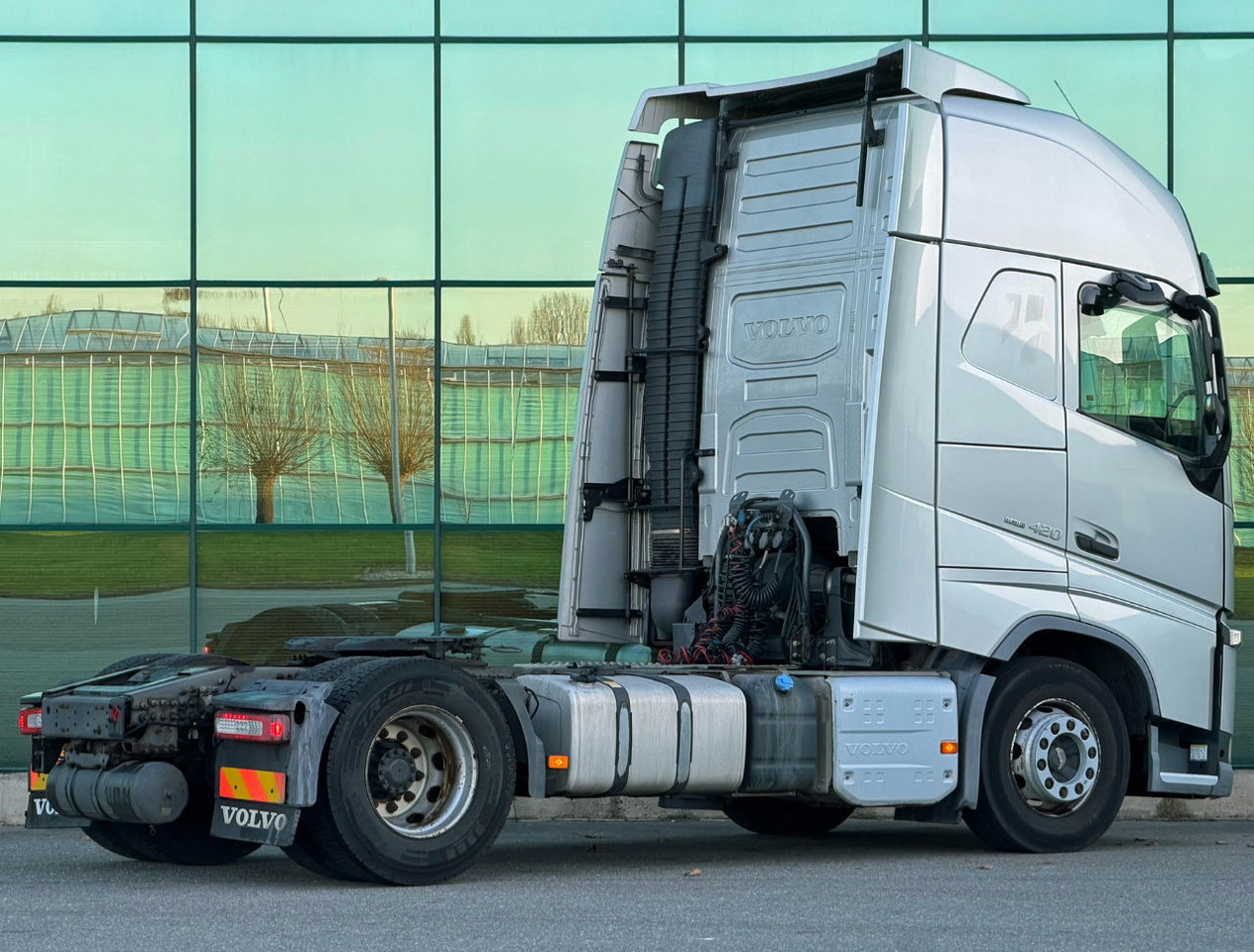 Volvo FH 13.420 Euro 6 Only 570.000 KM Full AIR 2X Tanks LOW Deck NL-Truck - Trækker: billede 4 Volvo FH 13.420 Euro 6 Only 570.000 KM Full AIR 2X Tanks LOW Deck NL-Truck - Trækker: billede 4